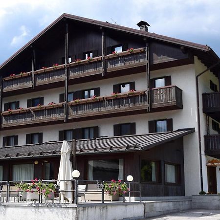 Hotel Ferrari Pinzolo Ngoại thất bức ảnh