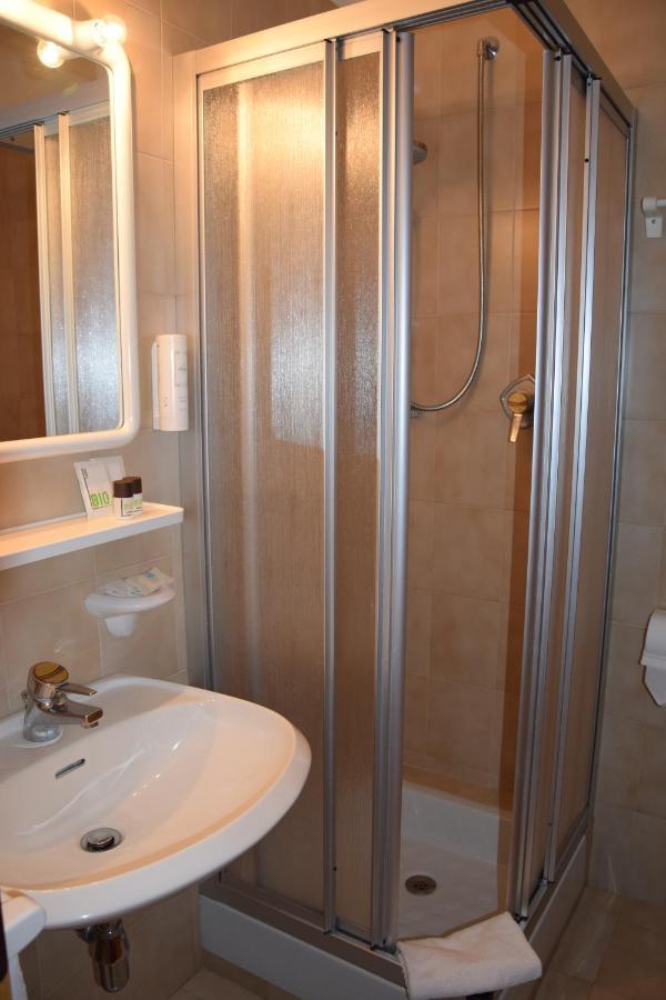 Hotel Ferrari Pinzolo Ngoại thất bức ảnh