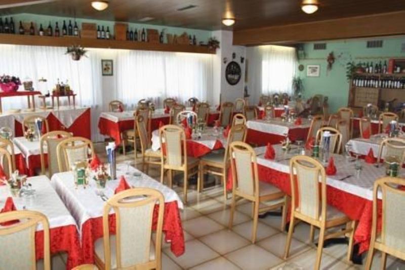 Hotel Ferrari Pinzolo Ngoại thất bức ảnh