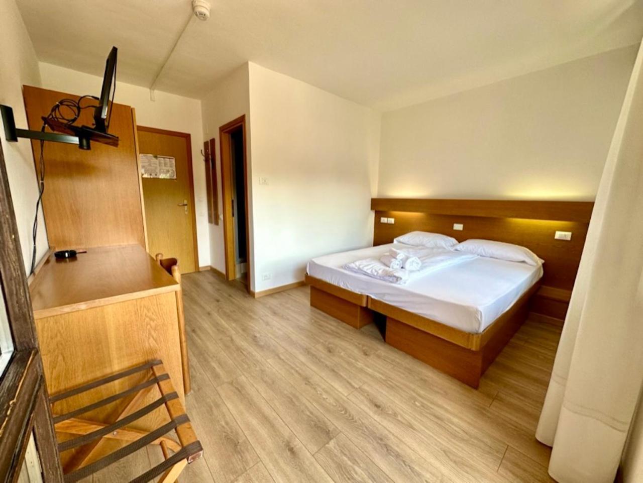 Hotel Ferrari Pinzolo Ngoại thất bức ảnh