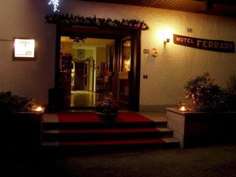 Hotel Ferrari Pinzolo Ngoại thất bức ảnh